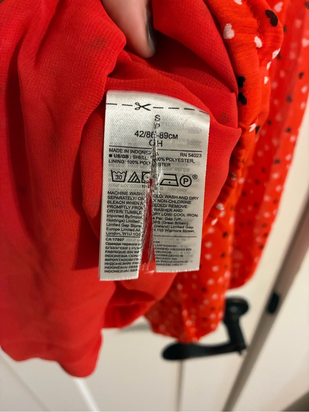 Banana Republic Red Heart-Print V-Neck Puff Sleeve Blouse - Picture 5 of 7